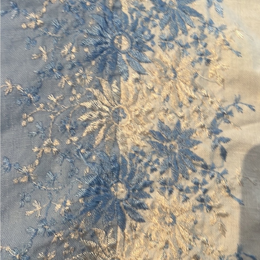Tablecloth - Picture 2 of 6